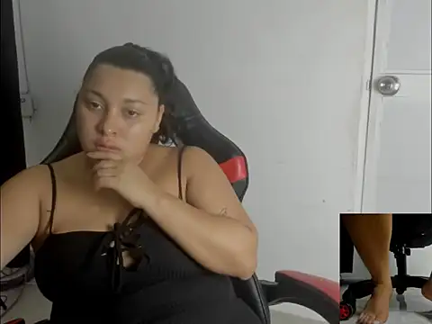 Snapshot of Baby_Latin chatting on 18, 12, 2025 Baby Latin online show from 18, 12, 2025