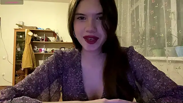 Snapshot of AlmetaBradicich chatting on 28, 10, 2025 AlmetaBradicich online show from 28, 10, 2025