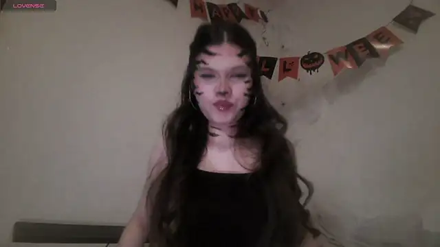 Snapshot of AlmetaBradicich chatting on 31, 10, 2025 AlmetaBradicich online show from 31, 10, 2025