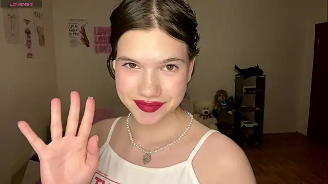 Snapshot of AlmetaBradicich chatting on 12, 11, 2025 AlmetaBradicich online show from 12, 11, 2025