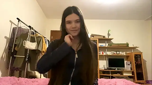 Snapshot of AlmetaBradicich chatting on 24, 11, 2025 AlmetaBradicich online show from 24, 11, 2025