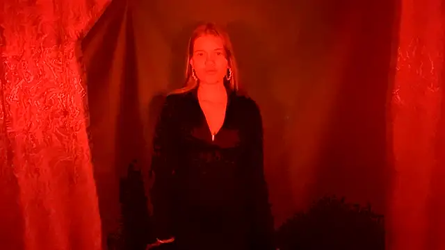 Snapshot of AlmetaBradicich chatting on 1, 12, 2025 AlmetaBradicich online show from 1, 12, 2025