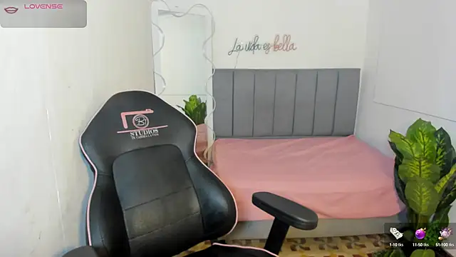 THIANA TAY online show from 24, 10, 2025