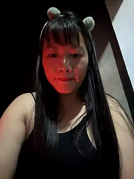 Snapshot of TrangNemo chatting on 4, 12, 2025 TrangNemo online show from 4, 12, 2025