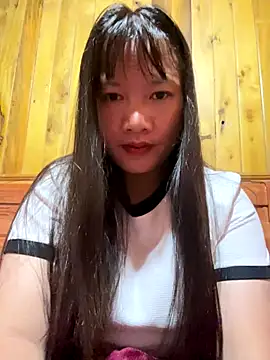 Snapshot of TrangNemo chatting on 5, 12, 2025 TrangNemo online show from 5, 12, 2025