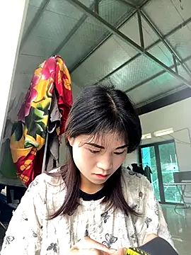 Snapshot of Mylinh- chatting on 10, 10, 2025 Mylinh- online show from 10, 10, 2025