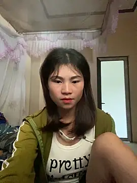 Snapshot of Mylinh- chatting on 13, 10, 2025 Mylinh- online show from 13, 10, 2025