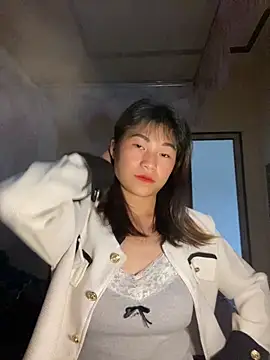 Snapshot of Mylinh- chatting on 16, 10, 2025 Mylinh- online show from 16, 10, 2025