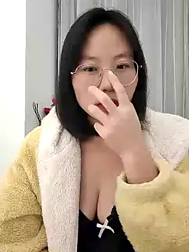 Snapshot of nini10052025 chatting on 28, 10, 2025 nini10052025 online show from 28, 10, 2025