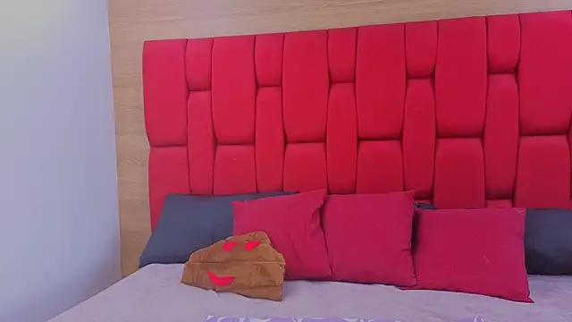 Snapshot of Abby-horny chatting on 16, 12, 2025 Abby-horny online show from 16, 12, 2025