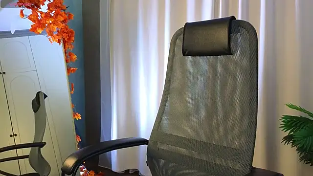 Snapshot of kitsun_ne chatting on 21, 11, 2025 kitsun ne online show from 21, 11, 2025