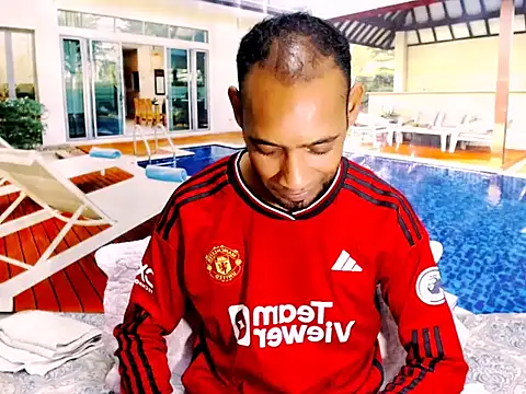 Snapshot of IndianMagicMike chatting on 17, 11, 2025 IndianMagicMike online show from 17, 11, 2025