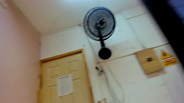 Snapshot of sexdumbi chatting on 17, 10, 2025 sexdumbi online show from 17, 10, 2025