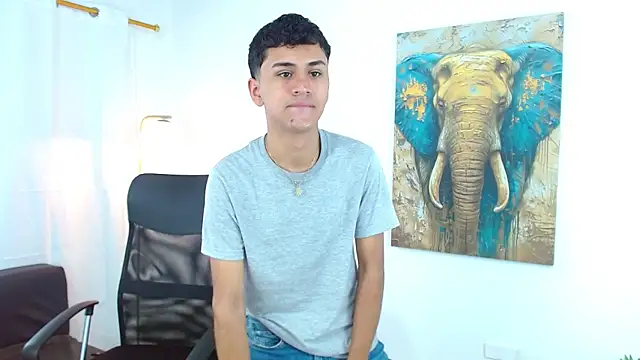 Snapshot of Alancum7 chatting on 4, 11, 2025 Alancum7 online show from 4, 11, 2025