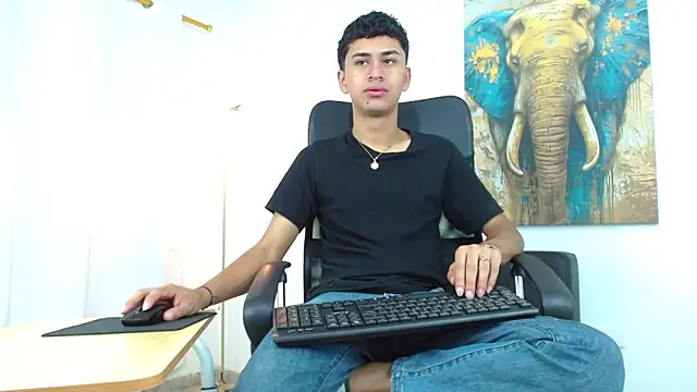 Snapshot of Alancum7 chatting on 11, 11, 2025 Alancum7 online show from 11, 11, 2025