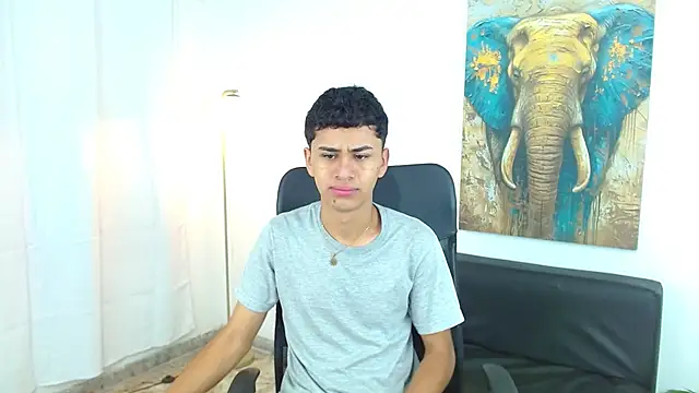 Snapshot of Alancum7 chatting on 12, 11, 2025 Alancum7 online show from 12, 11, 2025