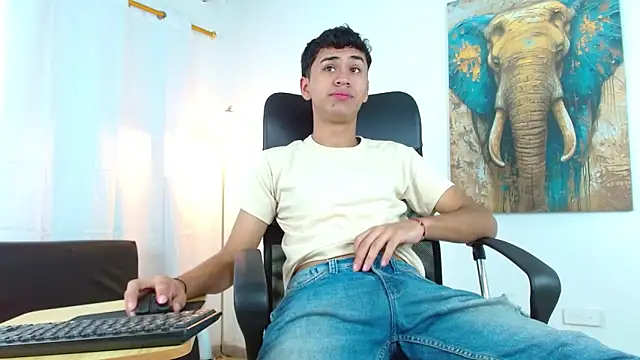 Snapshot of Alancum7 chatting on 4, 12, 2025 Alancum7 online show from 4, 12, 2025