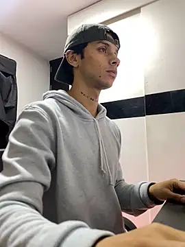 Snapshot of ErosDominant chatting on 20, 11, 2025 ErosDominant online show from 20, 11, 2025