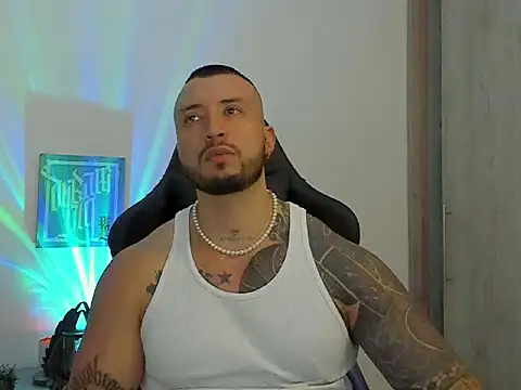 Snapshot of Dave-Max01 chatting on 27, 10, 2025 Dave-Max01 online show from 27, 10, 2025