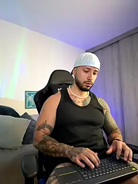 Snapshot of Dave-Max01 chatting on 10, 11, 2025 Dave-Max01 online show from 10, 11, 2025