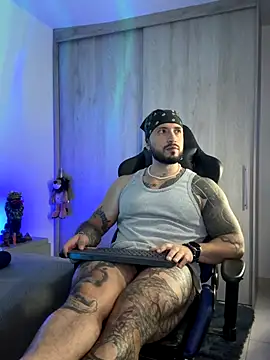 Snapshot of Dave-Max01 chatting on 25, 11, 2025 Dave-Max01 online show from 25, 11, 2025