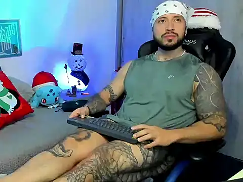 Snapshot of Dave-Max01 chatting on 2, 12, 2025 Dave-Max01 online show from 2, 12, 2025