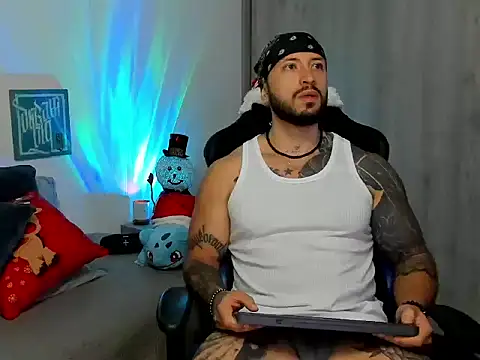 Snapshot of Dave-Max01 chatting on 3, 12, 2025 Dave-Max01 online show from 3, 12, 2025