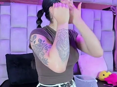 Gisell Squirt  online show from 24, 2, 2026