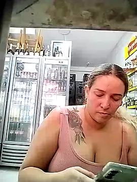 Snapshot of bighottits chatting on 17, 10, 2025 bighottits online show from 17, 10, 2025