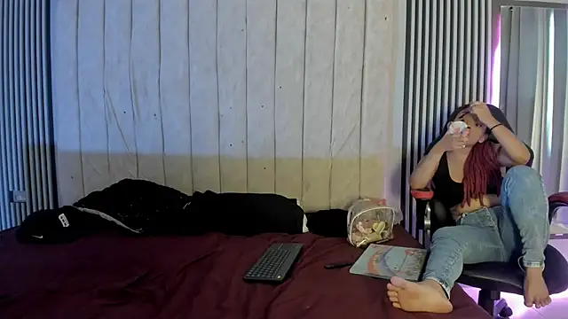 Snapshot of dante_and_kiara chatting on 4, 12, 2025 dante and kiara online show from 4, 12, 2025