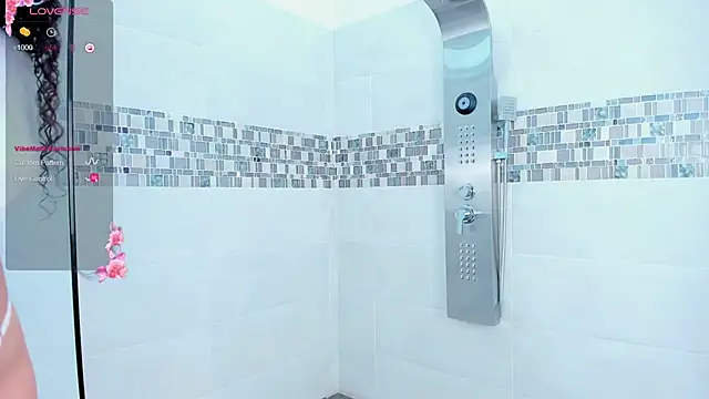 Snapshot of Pink_hell222 chatting on 8, 11, 2025 Pink hell222 online show from 8, 11, 2025