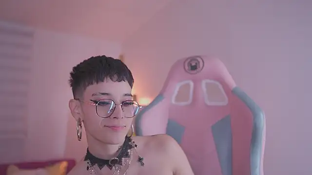 Snapshot of Giia_Moretti_ chatting on 21, 11, 2025 Giia Moretti online show from 21, 11, 2025