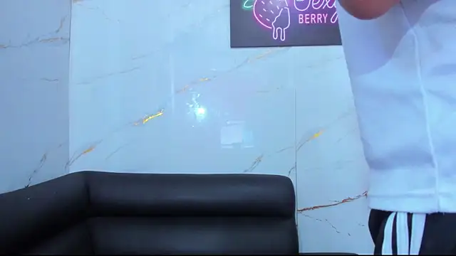 Little nicoll online show from 6, 1, 2026