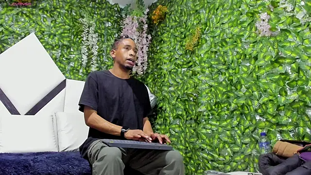 REDBRYAN EBANO online show from 24, 10, 2025