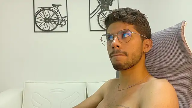 Snapshot of ALANVILLA_LOBO chatting on 16, 10, 2025 ALANVILLA LOBO online show from 16, 10, 2025
