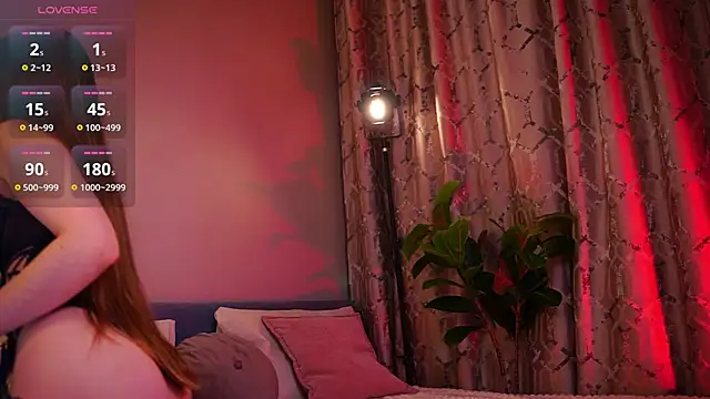 LureOfEva online show from 8, 11, 2025