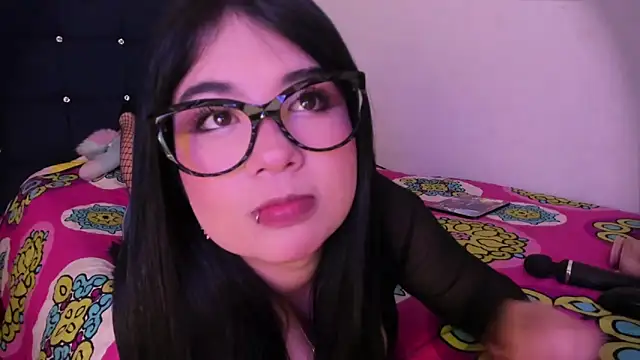 Snapshot of Lilith_salvatoree chatting on 4, 11, 2025 Lilith salvatoree online show from 4, 11, 2025