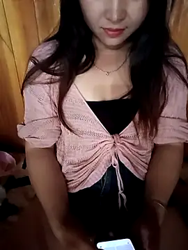 Snapshot of miemie-xx chatting on 7, 10, 2025 miemie-xx online show from 7, 10, 2025