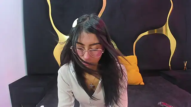 Snapshot of Mia_clark18 chatting on 24, 10, 2025 Mia clark18 online show from 24, 10, 2025