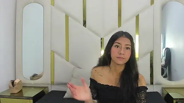 Snapshot of Mia_clark18 chatting on 30, 11, 2025 Mia clark18 online show from 30, 11, 2025