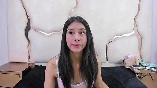 Snapshot of Mia_clark18 chatting on 4, 12, 2025 Mia clark18 online show from 4, 12, 2025