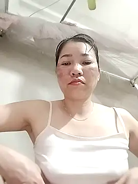 Snapshot of ladzy_sexy chatting on 13, 11, 2025 ladzy sexy online show from 13, 11, 2025