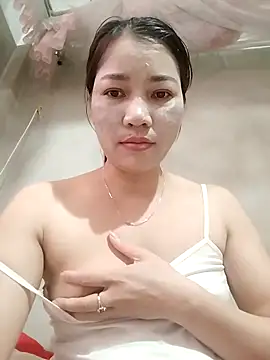 Snapshot of ladzy_sexy chatting on 16, 11, 2025 ladzy sexy online show from 16, 11, 2025