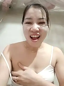 Snapshot of ladzy_sexy chatting on 18, 11, 2025 ladzy sexy online show from 18, 11, 2025