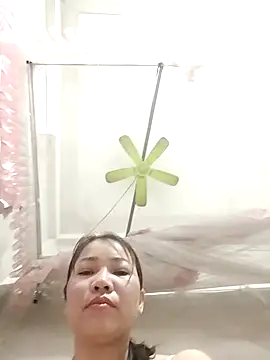 Snapshot of ladzy_sexy chatting on 20, 11, 2025 ladzy sexy online show from 20, 11, 2025