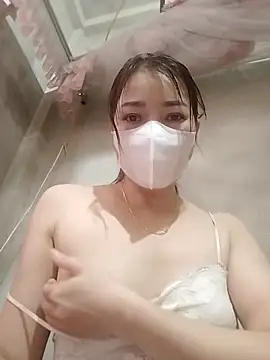 Snapshot of ladzy_sexy chatting on 23, 11, 2025 ladzy sexy online show from 23, 11, 2025