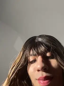 Snapshot of SiaraRealist chatting on 15, 11, 2025 SiaraRealist online show from 15, 11, 2025