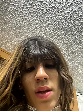 Snapshot of SiaraRealist chatting on 1, 12, 2025 SiaraRealist online show from 1, 12, 2025