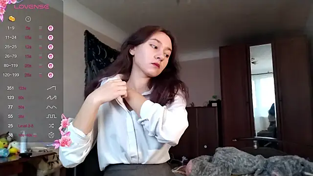 MiaLovelyOne online show from 18, 11, 2025