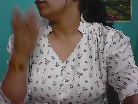 Snapshot of Simi-143 chatting on 26, 10, 2025 Simi-143 online show from 26, 10, 2025